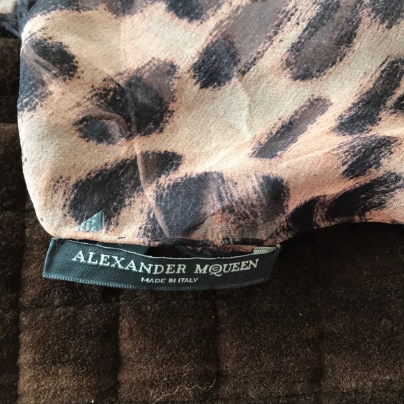 Alexander McQueen Accessories - Alexander McQueen Scarf
